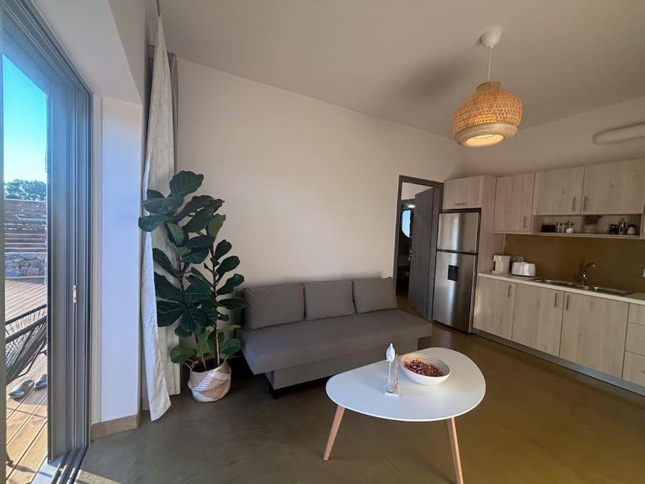 Mekia'S Beach House Livadia  المظهر الخارجي الصورة
