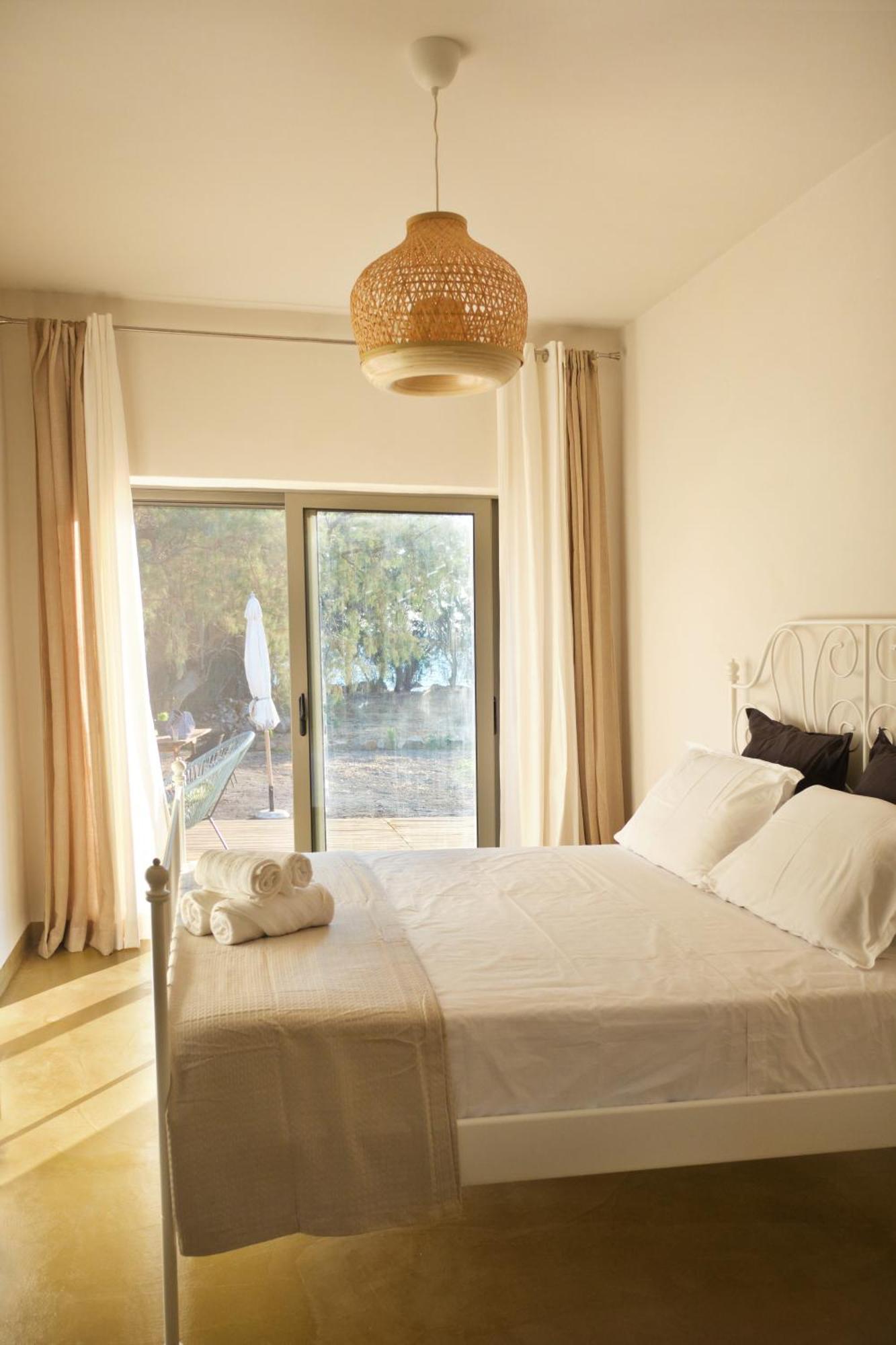 Mekia'S Beach House Livadia  المظهر الخارجي الصورة