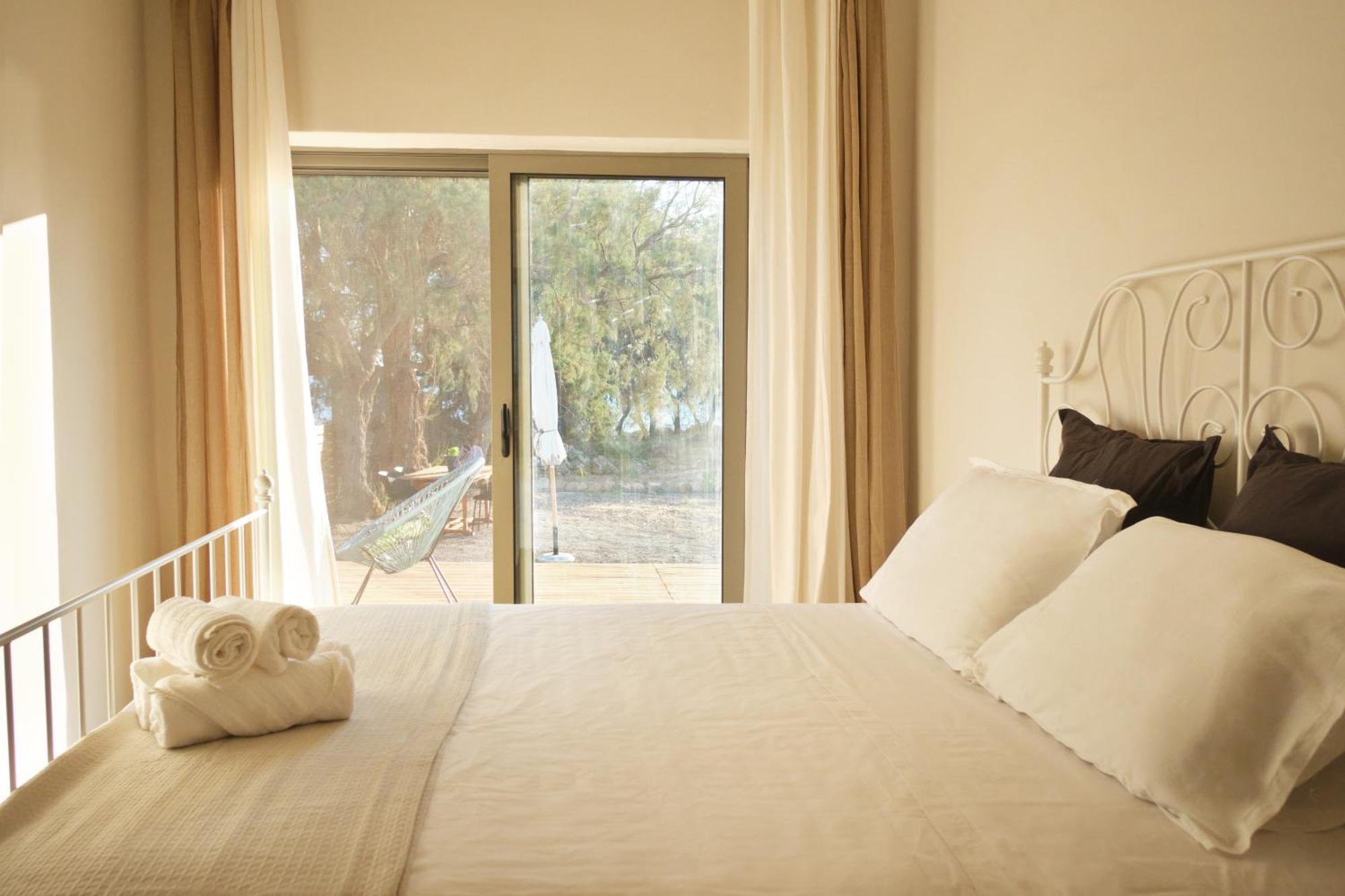 Mekia'S Beach House Livadia  المظهر الخارجي الصورة